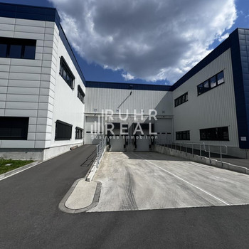 Neubau im Essener Hafen | Rampen | optimale Verkehrsanbindung