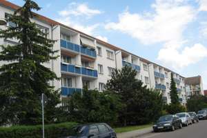 Familienwohnen auf 4 Räumen mit Balkon in der Taborer Str. 44 Naumburg (Saale) – Taborer Straße 44, 6618 Naumburg (Saale) – Vorschaubild 2
