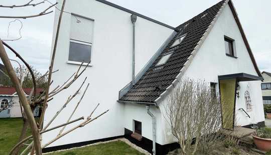 Bild von Solider Bestand mit modernem Anbau