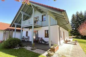 Herrliches Landhaus mit idyllischem Traumgarten und zweiter Bauparzelle in Thyrnau – Die vollständige Adresse der Immobilie erhältst du vom Anbieter., 94136 Thyrnau – Vorschaubild 2