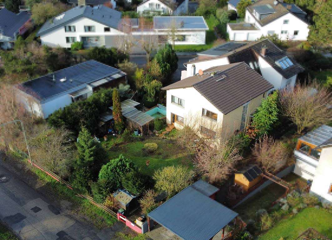 Sanierungsbedürftiges Einfamilienhaus in idyllischer Feldrandlage, Frankfurt am Main – Bild 2