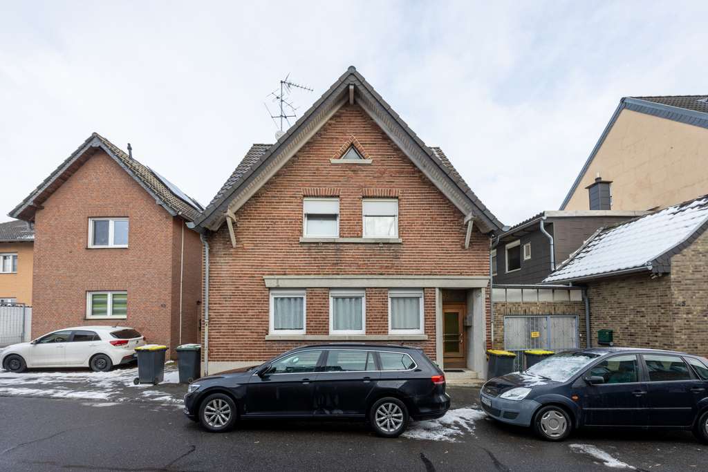 Immobilie in Rommerskirchen - Sanierungsbedürftiges Einfamilienhaus mit Anbau & Garten auf schönem Grundstück - Bild 2