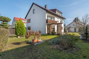 MFH mit 3 Wohneinheiten, teilweise frei, in Nürnberg-Gebersdorf
 – Die vollständige Adresse der Immobilie erhältst du vom Anbieter., 90449 Gebersdorf, Nürnberg – Vorschaubild 1