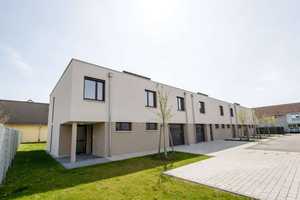 Modernes Reihenendhaus mit Wohn- und Gewerbeanteil + Garten, Garage & 3 Stellplätzen in Rheinstetten – Karlsruhe (Kreis) – Vorschaubild 1