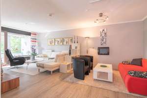 Ihr Platz am Meer: Großzügige  2,5-Zimmer-Wohnung mit zwei TG-Parkplätzen – 23570 Travemünde, Lübeck – Vorschaubild 2