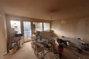 Frisch renoviert in Freimann: Helle 1-Zimmer-Wohnung mit Balkon und Einbauküche – Burmesterstr. 8, 80939 Freimann, München – Vorschaubild 1