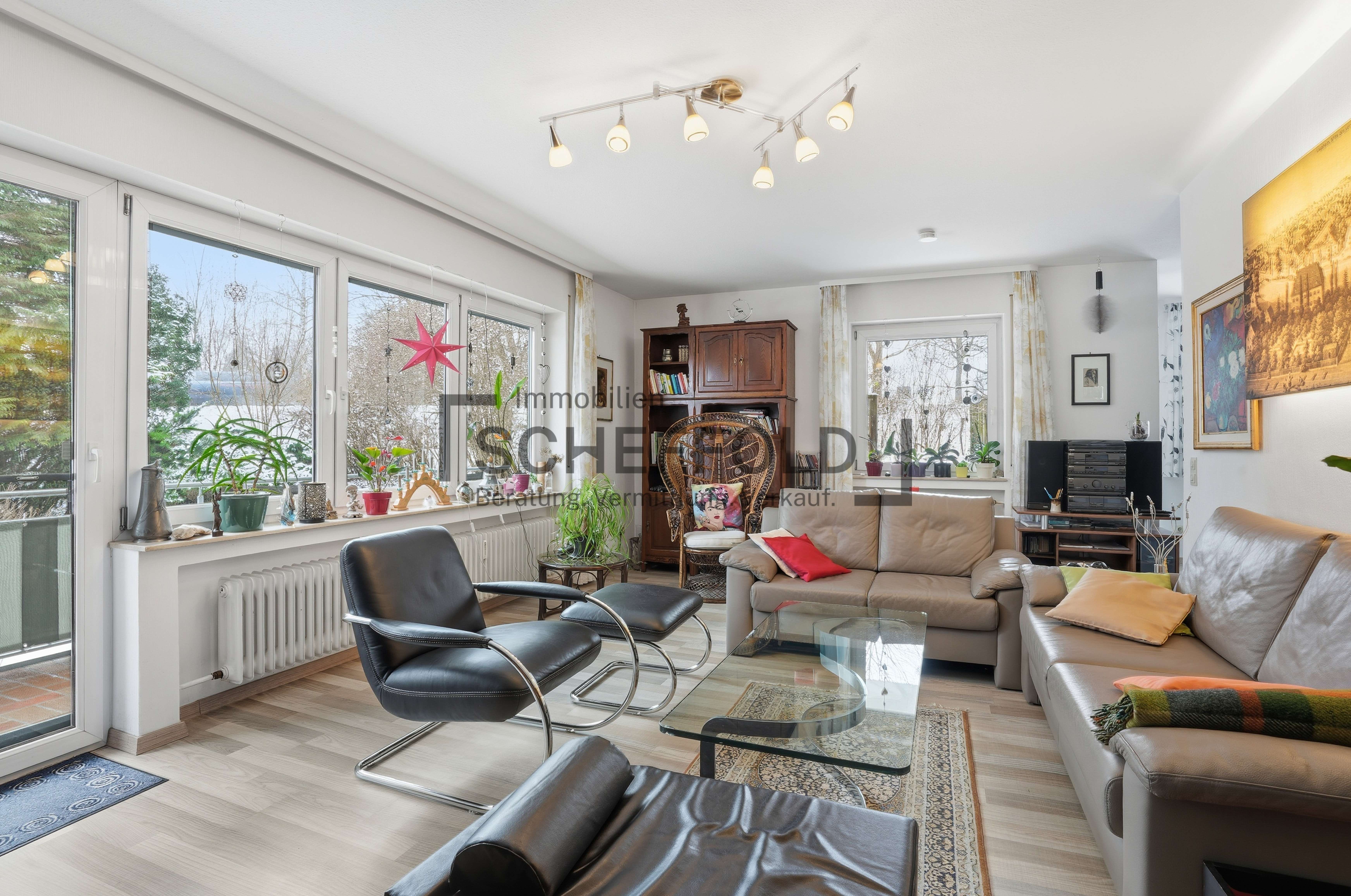 Immobilie in Laupheim - Familienglück! Gut gelegenes Zweifamilienhaus mit viel Potenzial - Bild 1