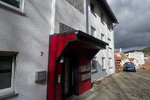 Gepflegte 3 Zimmer Wohnung im 2.OG rechts mit EBK, gr. Balkon in 78148 Gütenbach, WM: PAUSCHAL 775€ – Breiteneckweg 7, 78148 Gütenbach – Vorschaubild 2