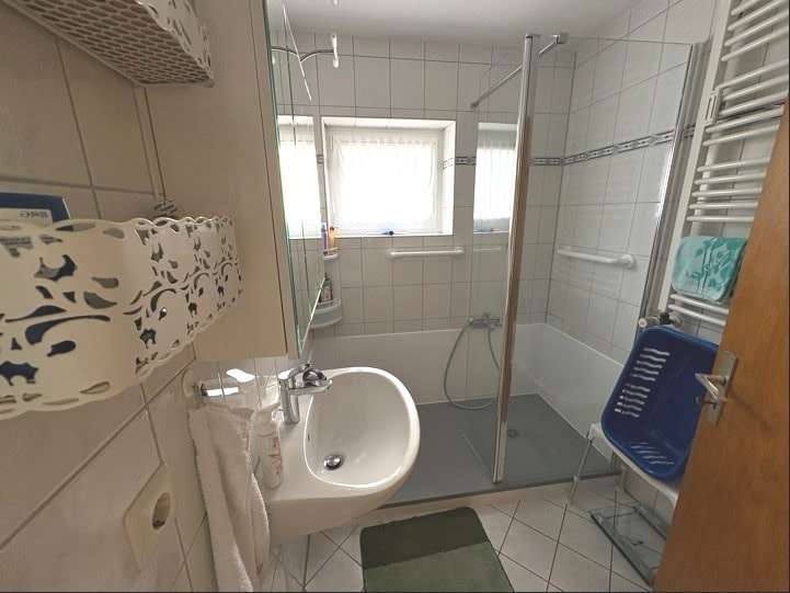 Immobilie in Hagenbach - Vermietetes 3-Familienhaus auf großem Grundstück mit Entwicklungspotential - Bild 2