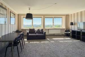 Helle 1-Zimmer-Wohnung mit Weitblick über Hamburg