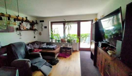 Bild von Dreifamilienhaus mit Parkplatzmöglichkeiten