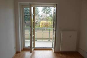"Hier möchte ich wohnen!" - Tolle gemütliche 2-Raum mit Balkon in bester Lage – Heimgarten 108, 9127 Gablenz, Chemnitz – Vorschaubild 1