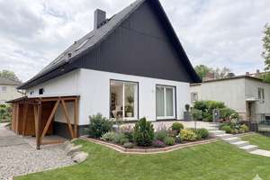 FRANK IMMOBILIEN - Ein Zuhause für Generationen – flexibel, gepflegt und voller Möglichkeiten – Die vollständige Adresse der Immobilie erhältst du vom Anbieter., 12355 Rudow, Berlin – Vorschaubild 2