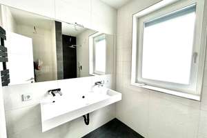 Wiesbaden 3br penthouse 120m² condo, rooftop, 2 parking, fitted kitchen 10min to Clay – Die vollständige Adresse der Immobilie erhältst du vom Anbieter., 65191 Bierstadt, Wiesbaden – Vorschaubild 6