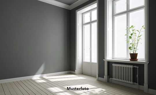 4-Zimmer-Wohnung nebst Balkon und Garage