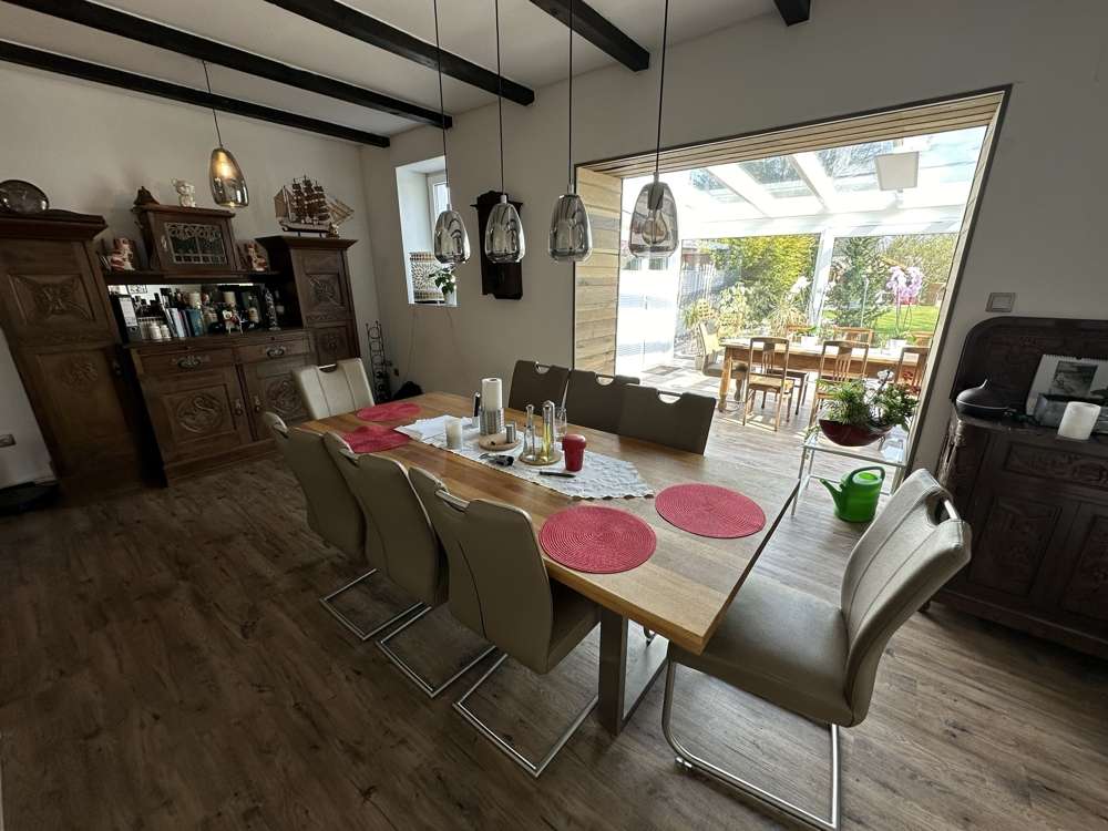 Immobilie in Ostrhauderfehn - Tolles Einfamilienhaus mit Einlieger- und Obergeschosswohnung im Herzen von Ostrhauderfehn! - Bild 0