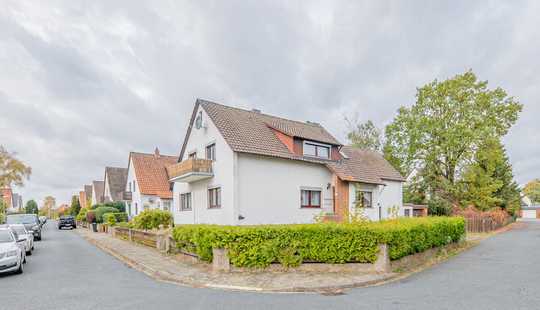 Bild von Einfamilienhaus mit Dachgeschosswohnung und   Messezimmer sowie Garten und Garage in Lehrte - Aligse