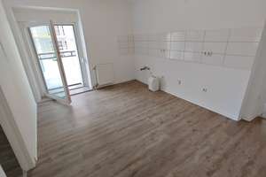 Attraktiv! renovierte 3,5-Zimmer-Wohnung mit Balkon in Stadtlage