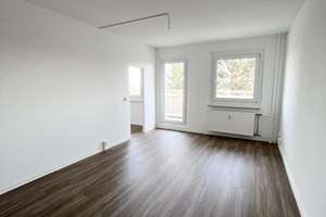 Frisch renovierte 3-Zimmer-Wohnung mit Balkon! – Ebereschenstr. 34, 1169 Gorbitz-Süd, Dresden – Vorschaubild 3