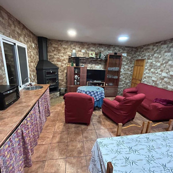 Erdgeschosswohnung, ideal als Wohnhaus oder touristische Investition in Cañete la Real