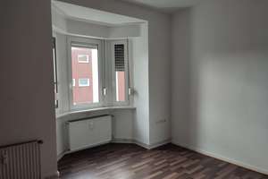 Wohnen am Park! Schöne Drei-Zimmer-Wohnung mit Balkon nahe OLG