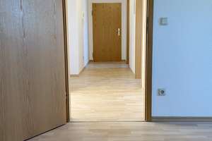 Lieber Eigentum statt Miete: Helle 3-Zimmer-Wohnung mit Weitblick, Balkon und Tiefgarage – Die vollständige Adresse der Immobilie erhältst du vom Anbieter., 4159 Wahren, Leipzig – Vorschaubild 16