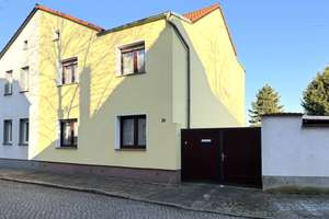 Gedämmte Doppelhaushälfte, mit Heizungsanlage von 2021, Doppelgarage und Gartengrundstück in Greppin – Karl-Liebknecht-Straße 30, 6803 Bitterfeld-Wolfen – Vorschaubild 5