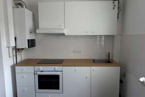 Gemütliche kleine Dachgeschosswohnung mit Einbauküche