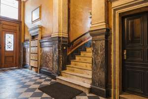 Wohnen im HotSpot von Kunst und Kultur! Großzügige  7-Zimmer-Eigentumswohnung+Aufzug+ruhige Terrasse