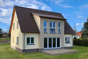 Landhaus mit Panoramablick ruhig am Ortsrand gelegen und dennoch zentral zum Aktionspreis ! – Goethestraße 53, 15370 Fredersdorf-Vogelsdorf – Vorschaubild 1