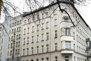 Investment in gefragter Lage – vermietete Eigentumswohnung im Altbau, im Bergmannkiez