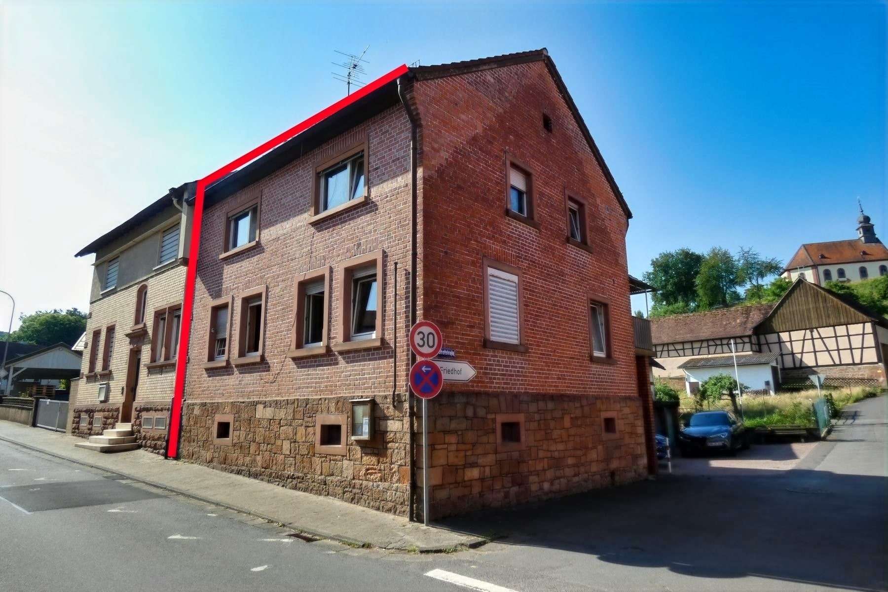 Ideal für Handwerker und geschickte Selbermacher! Einfamilienhaus mit Nebengebäude und Garten, Odenwaldkreis – Bild 2