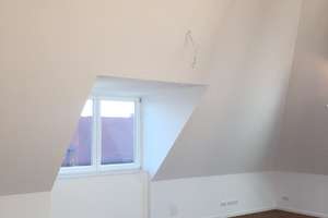 Schwabing, schöne DG-WHG/Lift, neu saniert, 2 Min. z. Englischen Garten, bis 4 m hohe Decken, ruhig