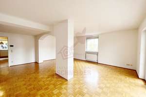 IMMOBILIEN SCHNEIDER - schöne 3,5 Zimmer Wohnung mit Süd-Balkon, eigenem Garten und neuwertigem Bad – Die vollständige Adresse der Immobilie erhältst du vom Anbieter., 81827 Waldtrudering, München – Vorschaubild 6