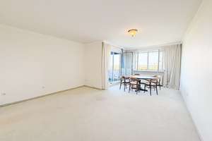 2,5 Zimmer mit Balkon und beeindruckendem Weitblick in Lokstedt – Die vollständige Adresse der Immobilie erhältst du vom Anbieter., 22527 Lokstedt, Hamburg – Vorschaubild 10