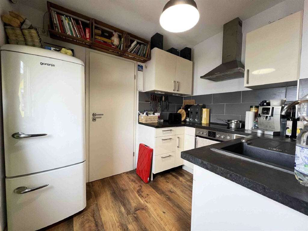 Immobilie in Grolsheim - **2 Häuser zum Preis von Einem + schöner Garten** in ruhiger Lage von Grolsheim - Bild 1