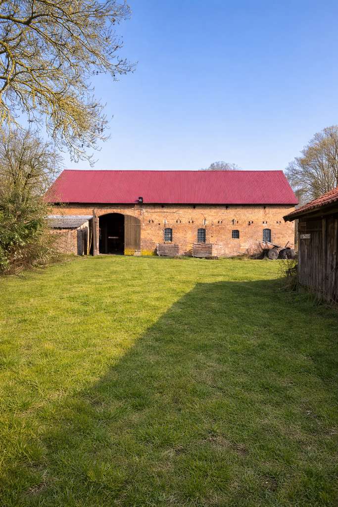 Immobilie in Liebenwalde - Vom alten Hof zum neuen Leben – 9.682 m² pure Möglichkeiten - Bild 3