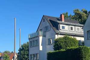 Charmantes 3-Parteien-Haus mit einem kleinen Garten, einer Werkstatt  und vielen Parkplätzen – Wiesbaden – Vorschaubild 1