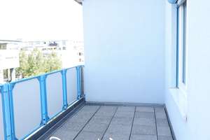 Ganz oben, mit Aufzug u. bezugsfrei: tolle 2.-Zi. Maisonette-Whg. mit 2 Balkonen, Wintergarten u. TG – 79111 Rieselfeld, Freiburg im Breisgau – Vorschaubild 2