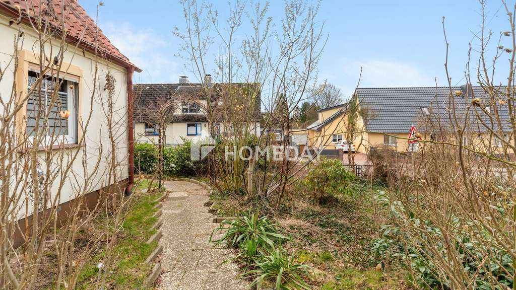 Immobilie in Preetz - Haus im Dornröschenschlaf! 1-2 Familienhaus auf großem Grundstück sucht kreative Gestalter - Bild 3