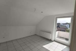 Ruhige 2 Zimmer Dg-Wohnung  mit Südbalkon Nähe Sterkrade-Mitte – Mathildestraße 4, 46149 Sterkrade-Mitte, Oberhausen – Vorschaubild 2