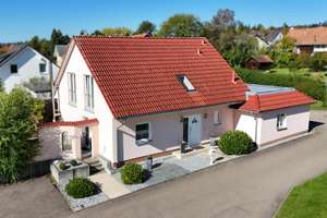Attraktives Einfamilienhaus mit Alpenblick inkl. Ferienwohnung – Die vollständige Adresse der Immobilie erhältst du vom Anbieter., 79809 Weilheim – Vorschaubild 1