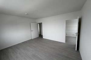 Frisch renovierte 3-Zimmerwohnung in gepflegtem Mehrfamilienhaus in Salzgitter-Thiede – Danziger Straße 86, 38239 Thiede, Salzgitter – Vorschaubild 5