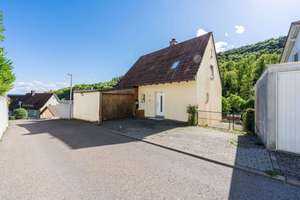 Freistehendes Einfamilienhaus mit schönem Garten in ruhiger und familienfreundlicher Lage – Die vollständige Adresse der Immobilie erhältst du vom Anbieter., 79761 Waldshut-Tiengen – Vorschaubild 2