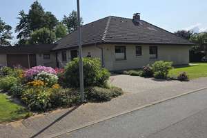 Wohnhaus Winkelbungalow mit Garage in ruhiger Wohnlage – Birkenring 33, 25917 Achtrup – Vorschaubild 1