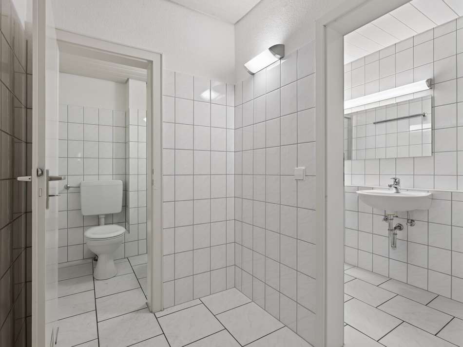 UG Vorraum WC und Bad