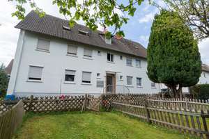 Schöne Hochparterre-Wohnung mit Gartennutzung und Außenstellplatz