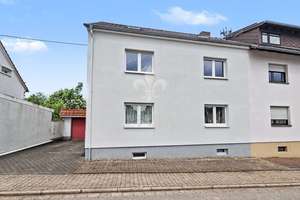 Wohnglück mit vielen Möglichkeiten – Reihenendhaus mit Gartenidylle und zwei Wohneinheiten – Die vollständige Adresse der Immobilie erhältst du vom Anbieter., 66265 Heusweiler – Vorschaubild 2