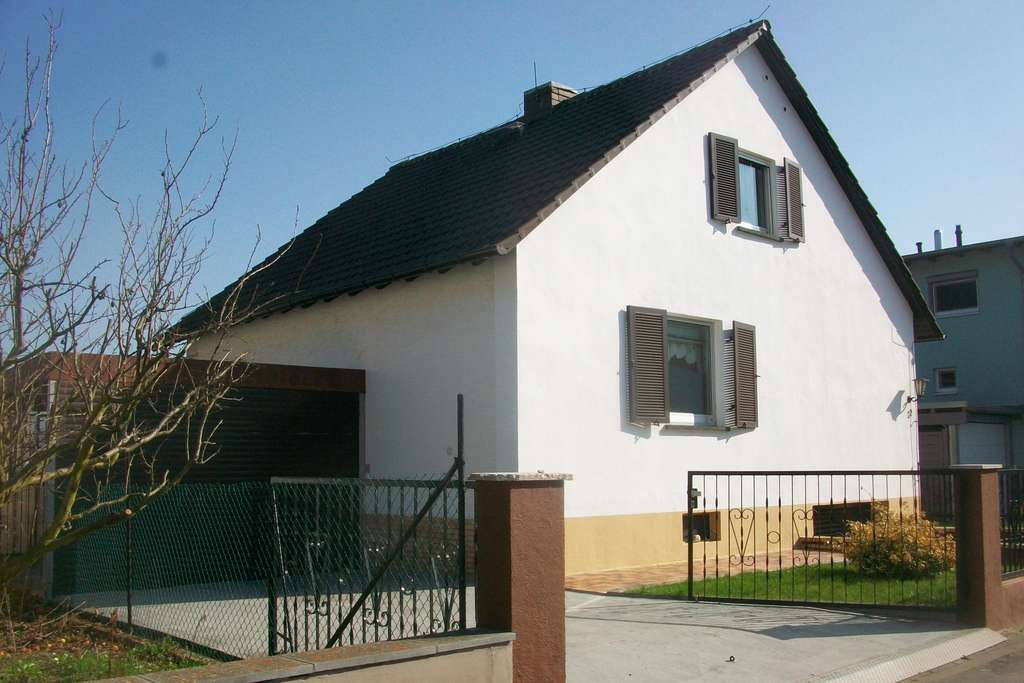 Immobilie in Bockenheim an der Weinstraße - Einfamilienhaus mit 4 Zimmern und 430 m² Grundstück in Bockenheim - Bild 0