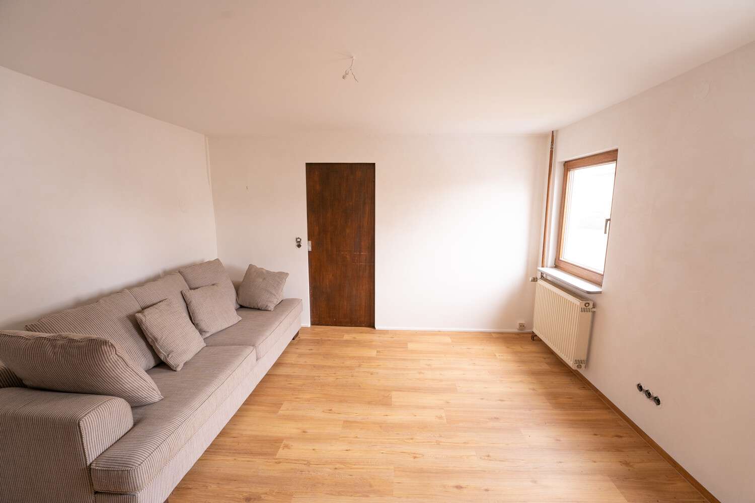 Immobilie in Deißlingen - Doppelhaushälfte mit Garten und vielseitigen Gestaltungsmöglichkeiten - Bild 2